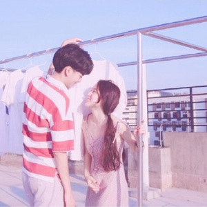 美女把屁股扒开把鸡鸡露出的视频
